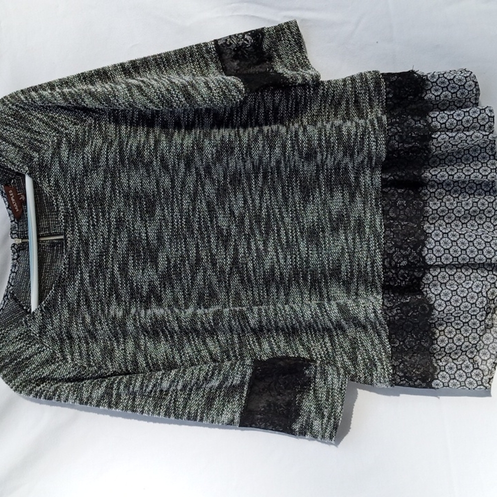 Beautiful black and white sweater large